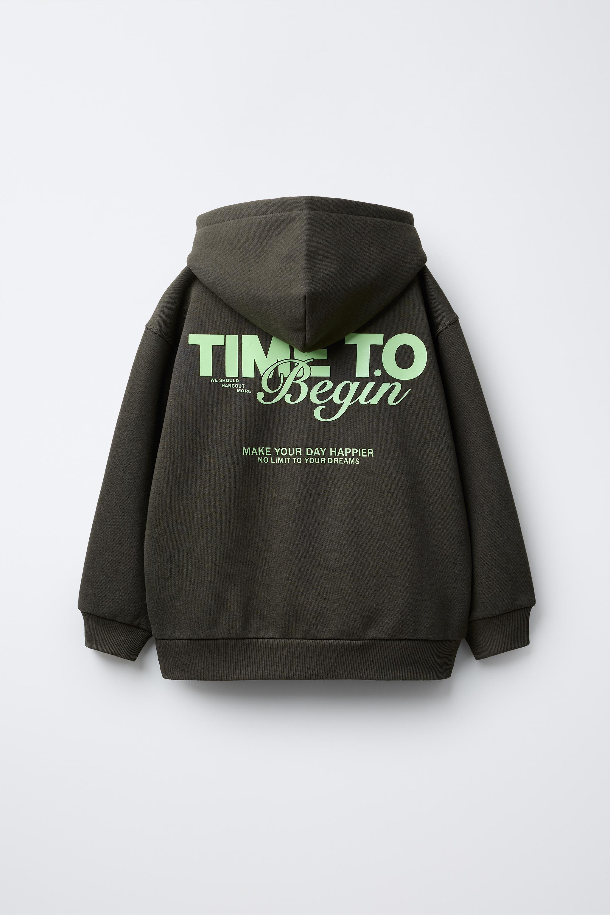 ◆ Happy Lucky 　① KABARTMA YAZILI KAPÜŞONLU SWEATSHIRT - KOYU HAKİ | ZARA Türkiye