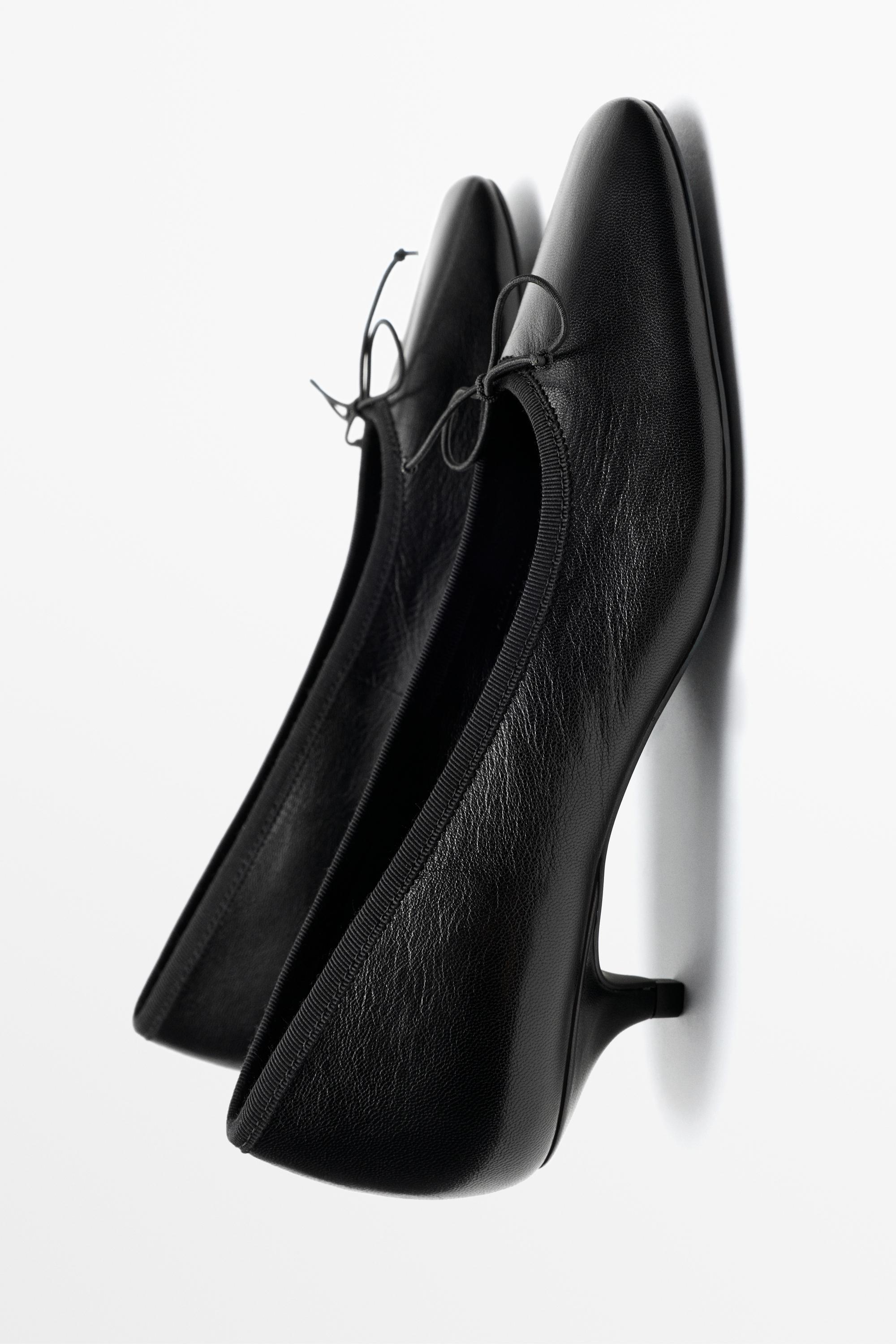 Leather heeled ballerina