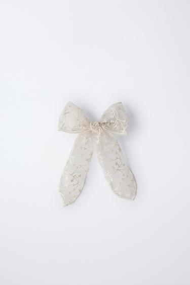 PASADOR LAZO BORDADOS - Crudo de Zara