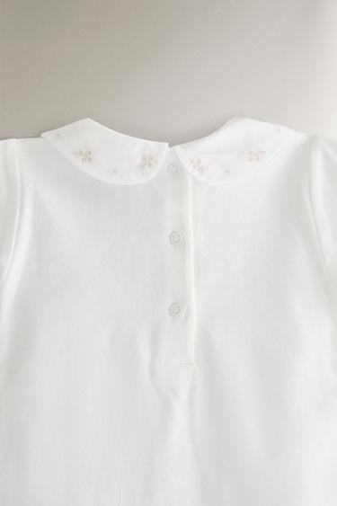 BAVOIR ENFANT BRODERIE FLEURS - Blanc cassé de Zara - Image 4