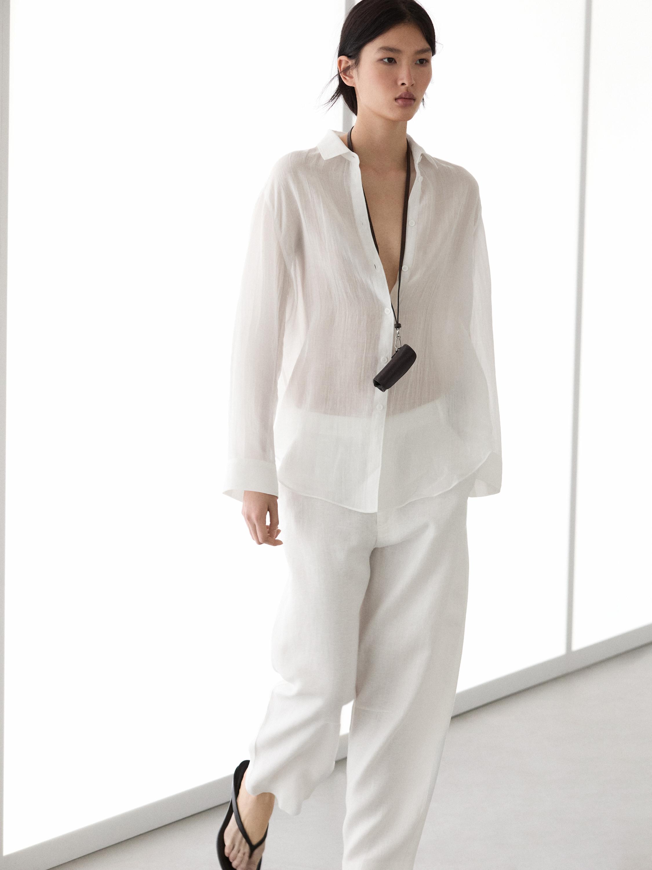Flowing shirt with collar