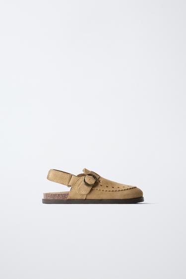 HEART LEATHER CLOGS - Sand Brown by Zara