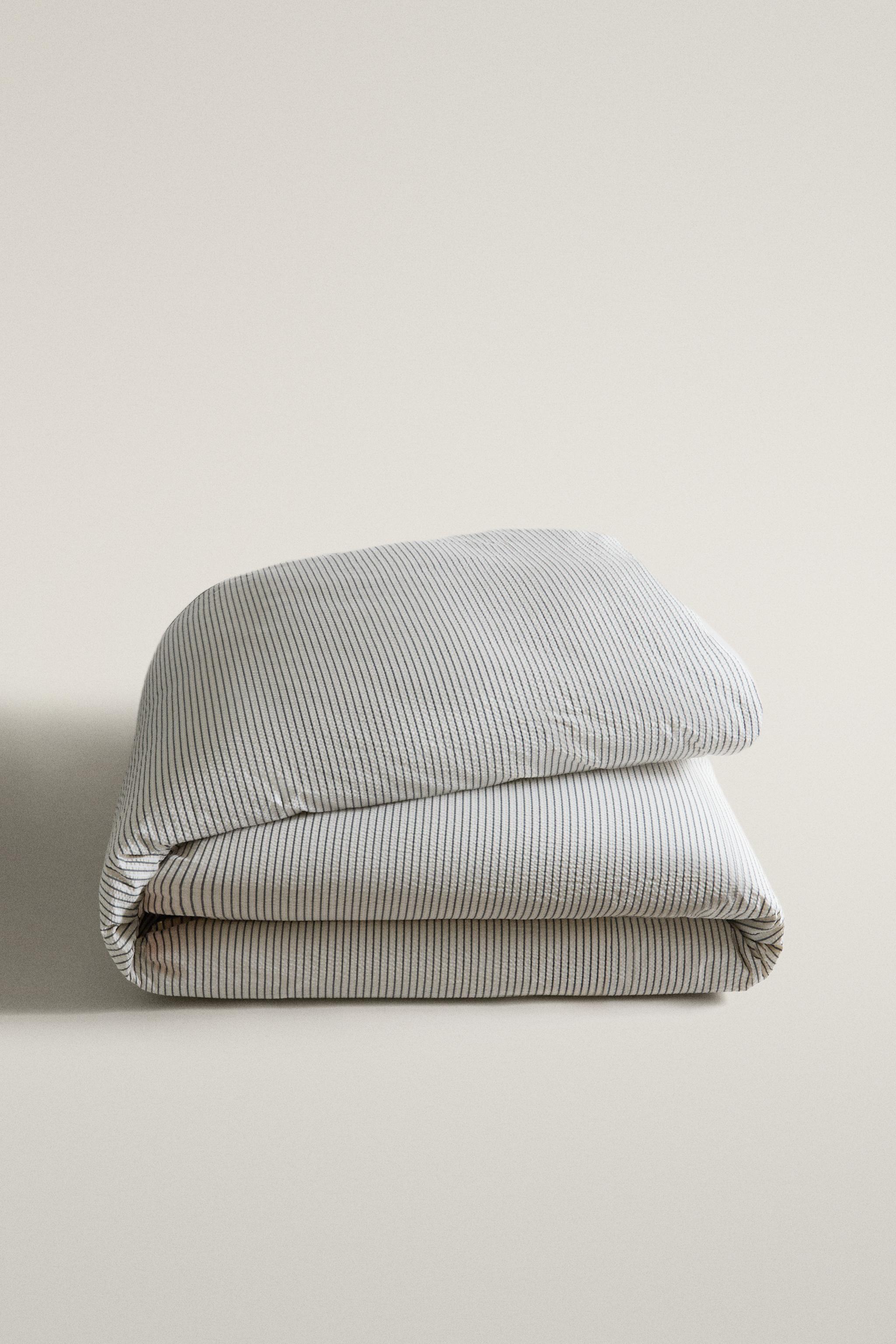 SEERSUCKER STRIPED DUVET COVER WITH PIPING