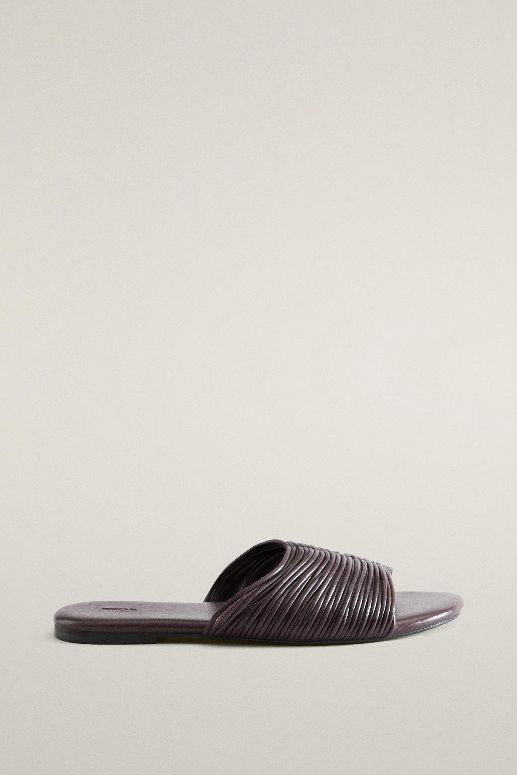LEATHER STRAPPY SANDALS