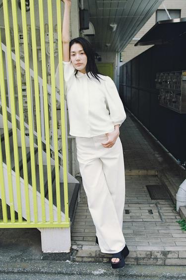 JEANS ZW COLLECTION PALAZZO ハイウエストオフホワイトZaraのJEANS ZW COLLECTION PALAZZO ハイウエスト - オフホワイト 