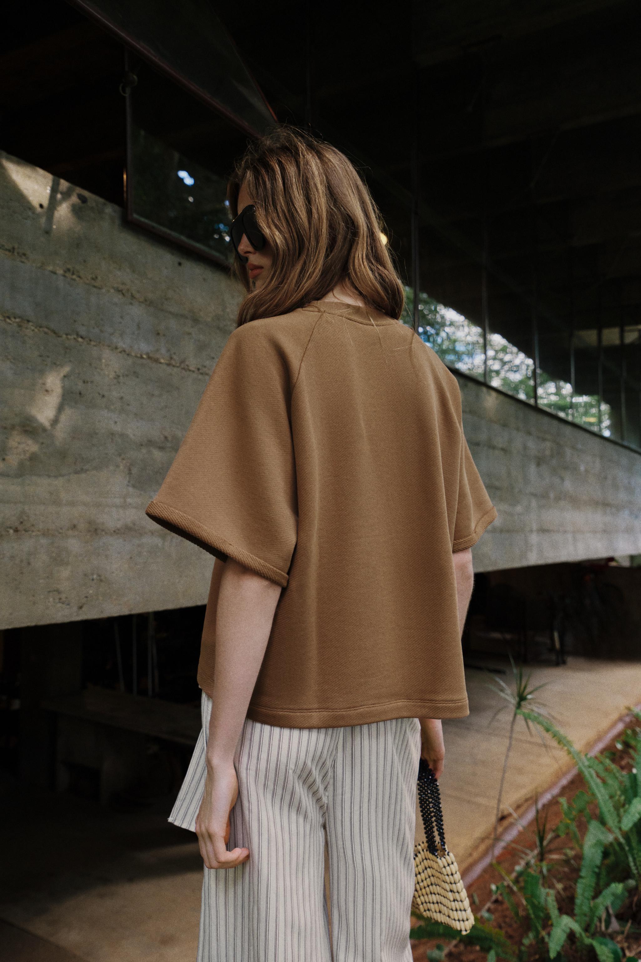 SHORT SLEEVE SWEATSHIRT