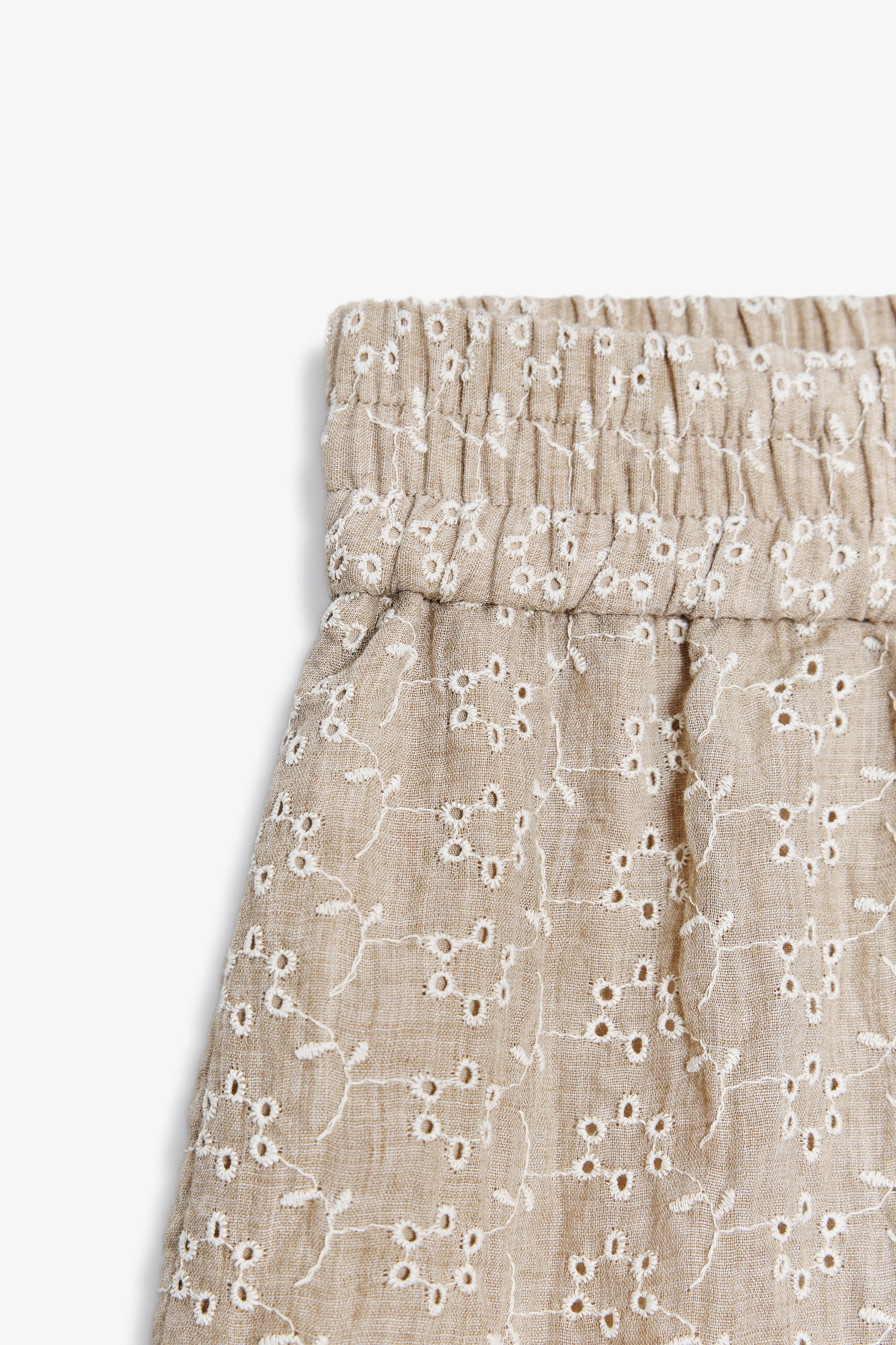 ZARA パンチング刺繍入りバミューダパンツ 8073/186 ジャカード織りテクスチャーバミューダパンツ - オイル | ZARA