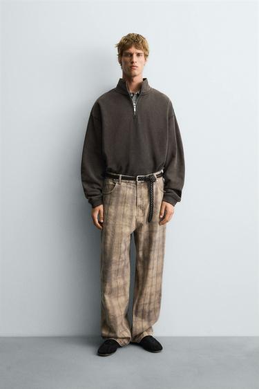 SUDADERA LAVADA CUELLO CREMALLERA - Marrón de Zara - Imagen 0