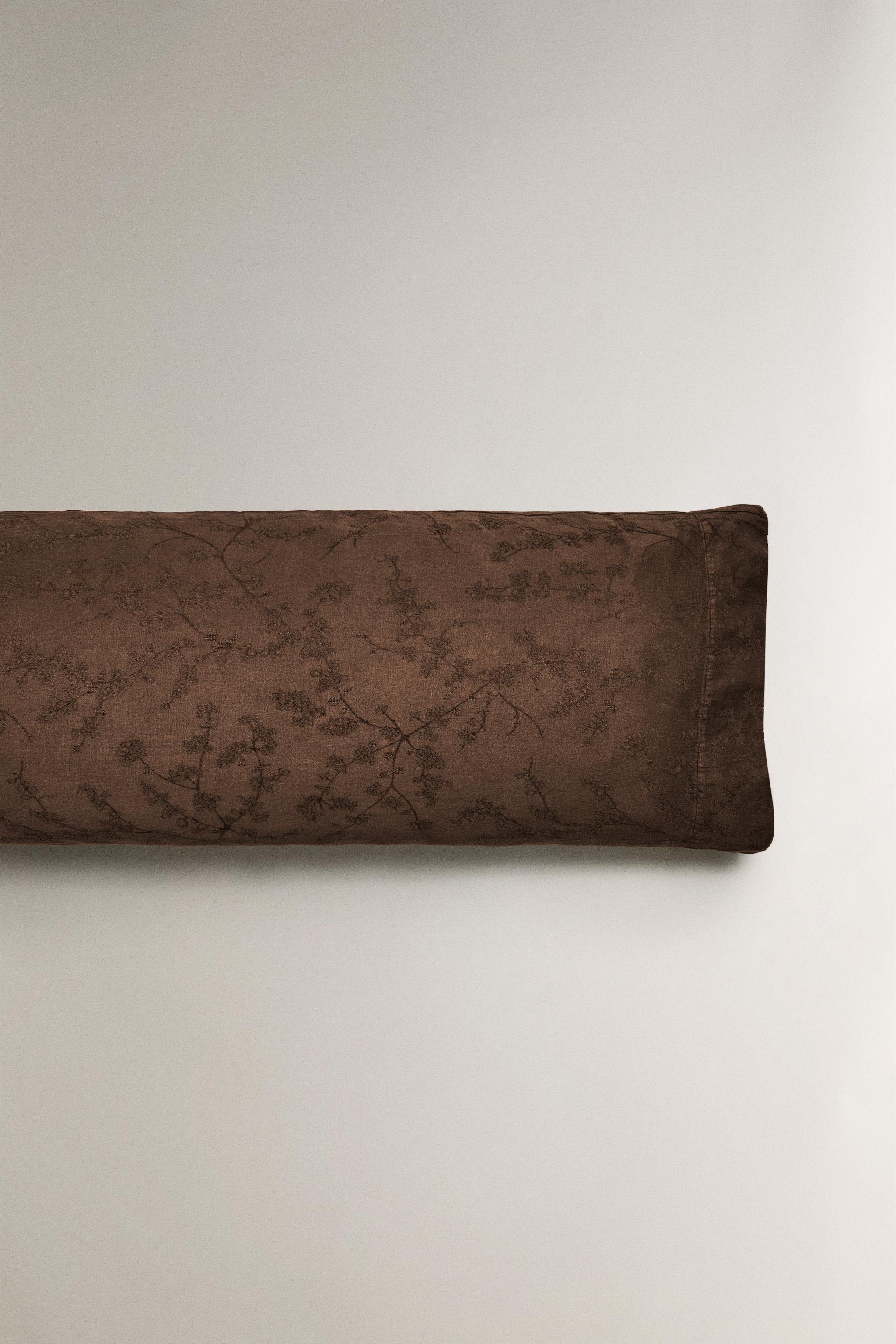 COTTON AND LINEN PILLOWCASE