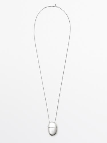 Zara Necklace with oval box pendant - Silver