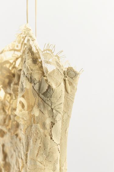 ROBE EN GEORGETTE AVEC DENTELLE EN RELIEF - Jaune de Zara - Image 8