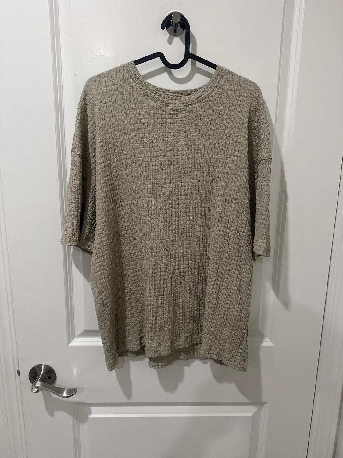 IRREGULAR TEXTURED T-SHIRT - Image 3