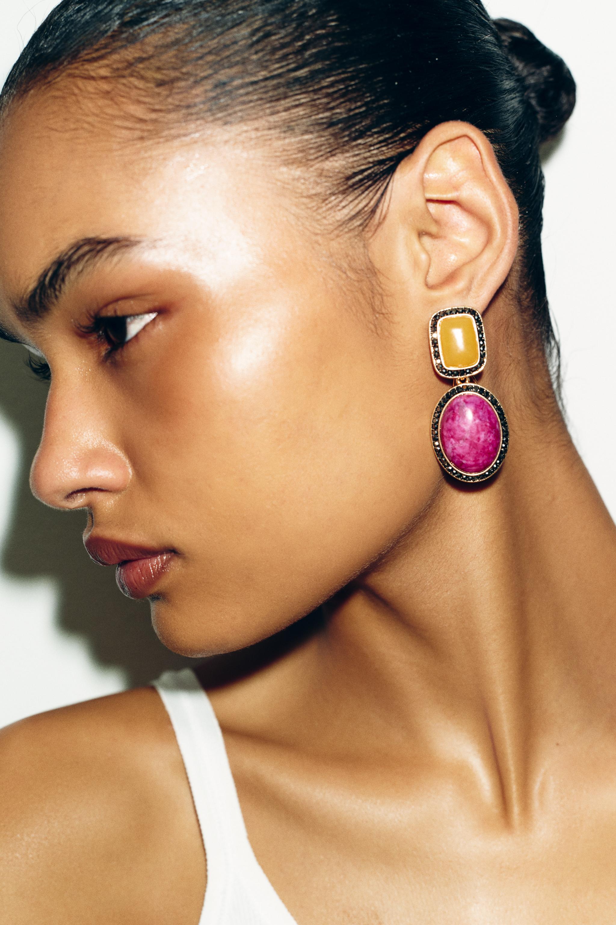 BOUCLES D'OREILLES À PIERRES BRILLANTES
