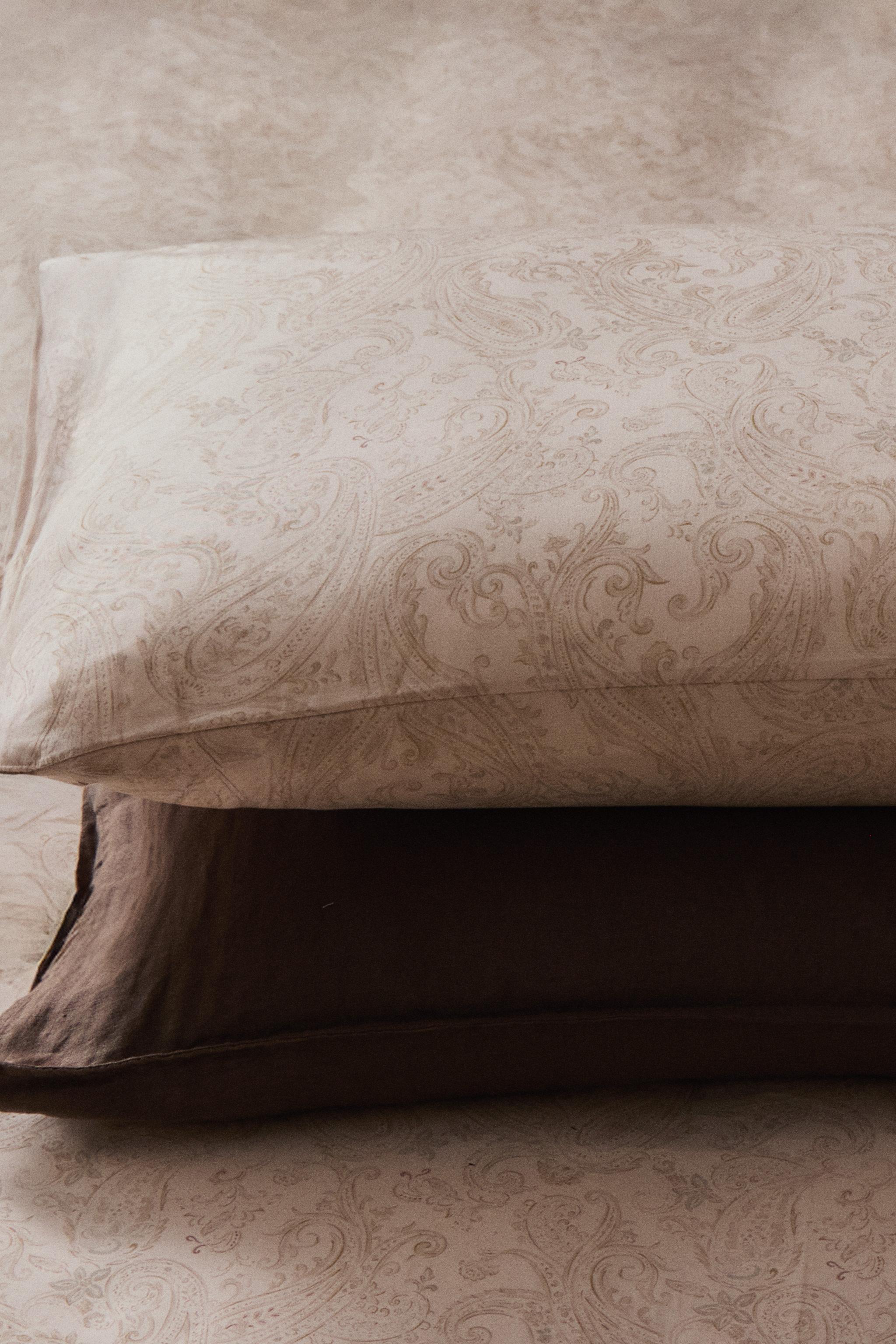 TAIE D’OREILLER PAISLEY SATIN (300 FILS)