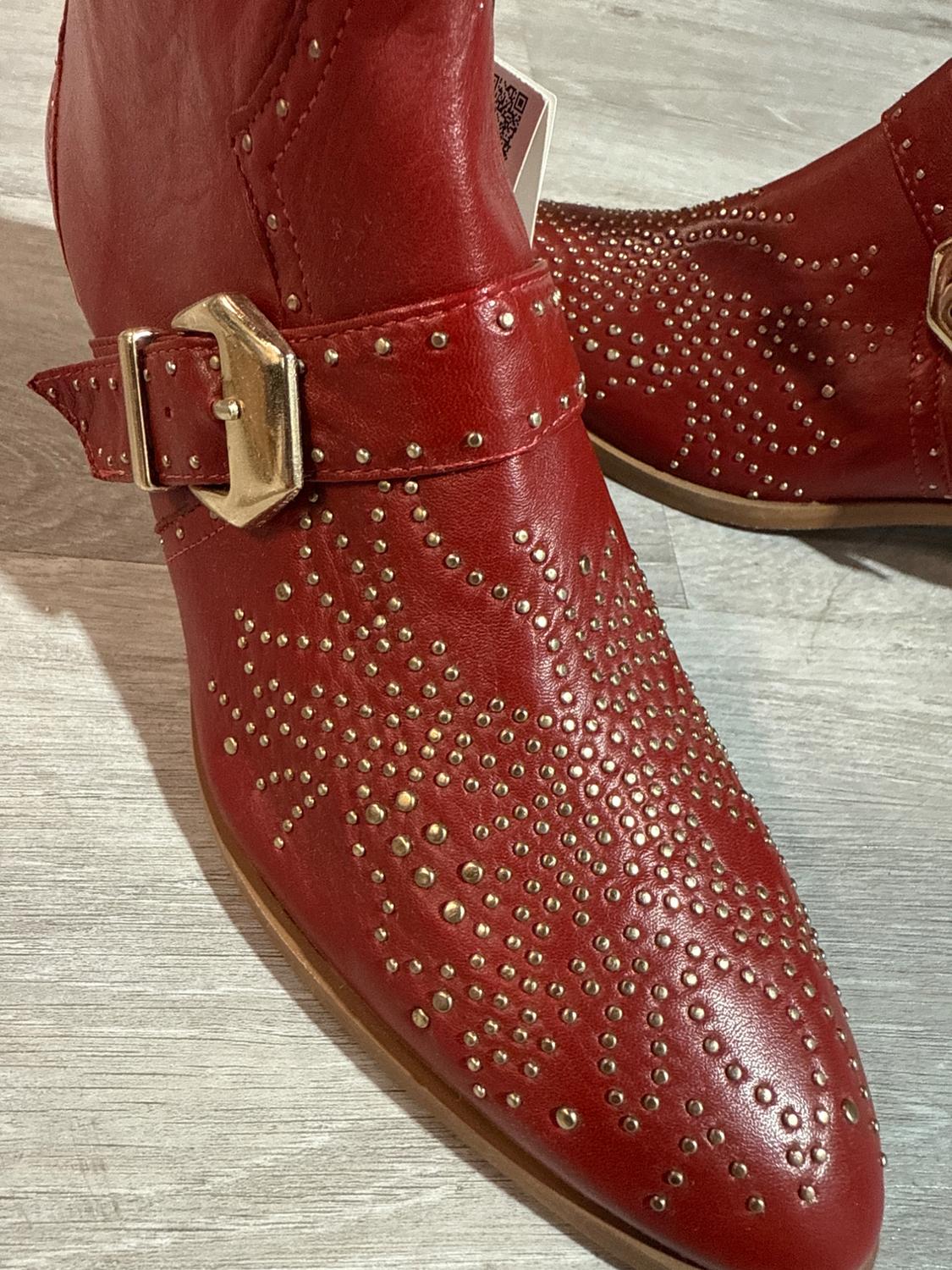 LEATHER RED ANKLE BOOT. - Image 2