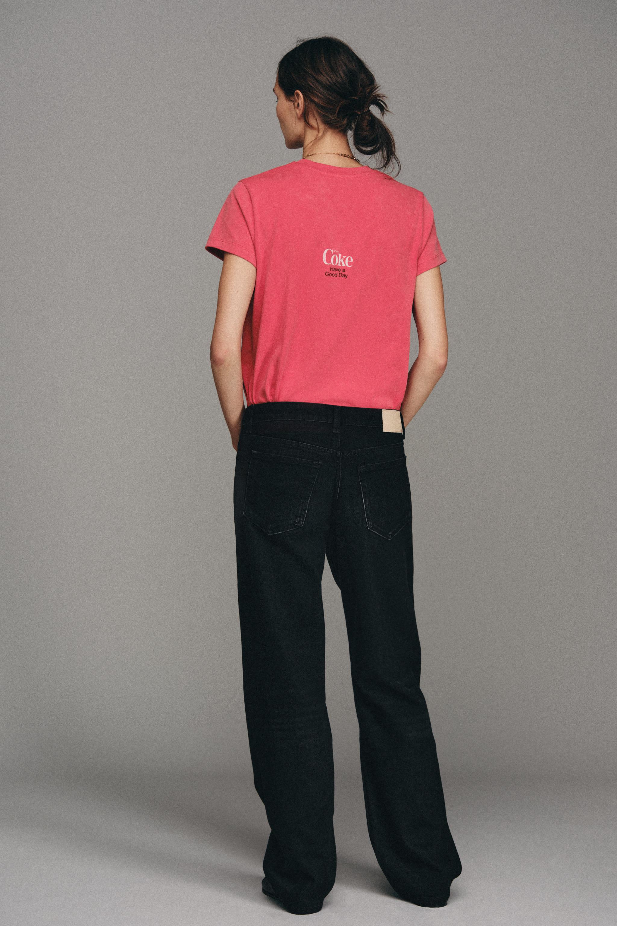 Женские футболки Zara COCA-COLA® WASHED EFFECT T-SHIRT — фото 4