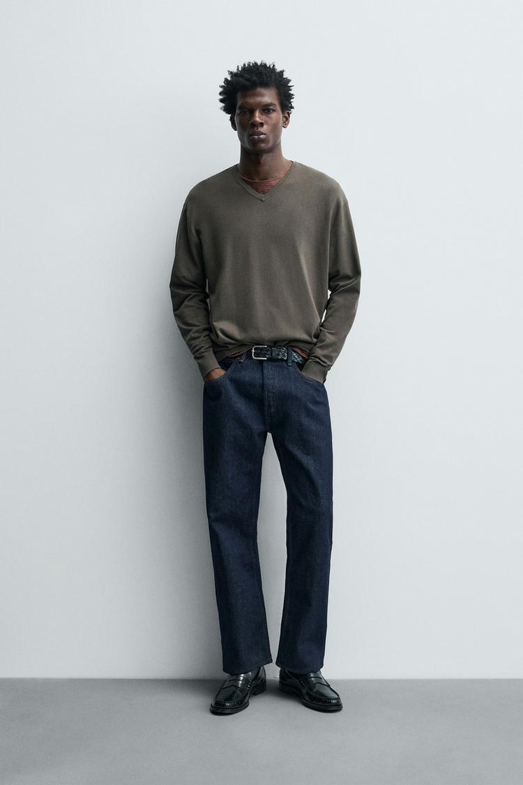 PULL BASIQUE À COL EN V Marron ZARA France