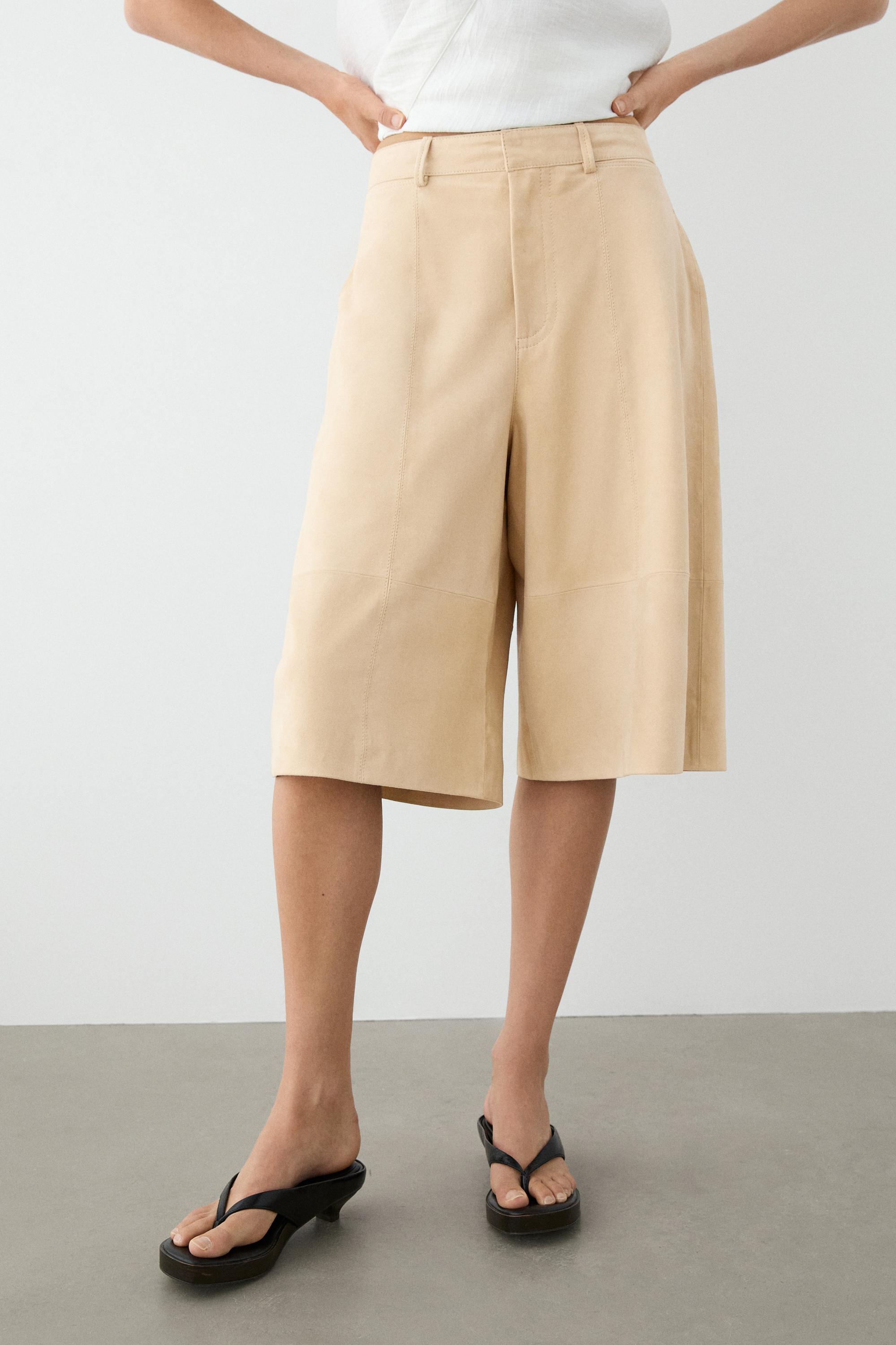 Long suede leather Bermuda shorts — Beige