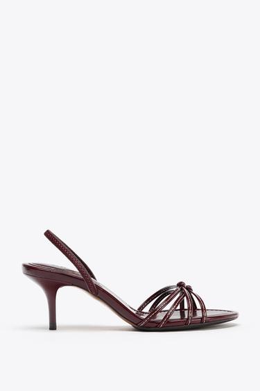 SANDALIA TACÓN PESPUNTES - Rojo Burdeos de Zara
