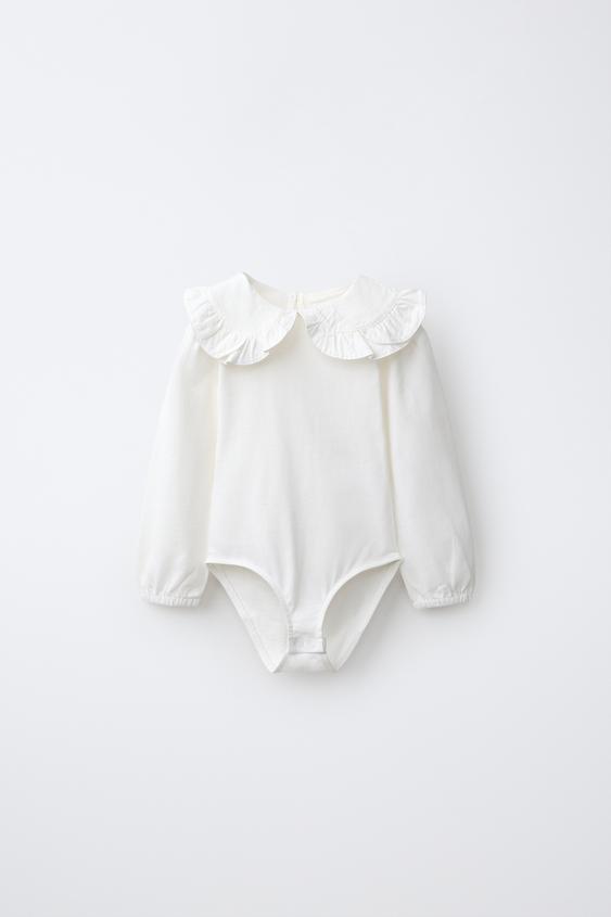 BODY À COL CLAUDINE AVEC VOLANT - Blanc cassé de Zara - Image 0