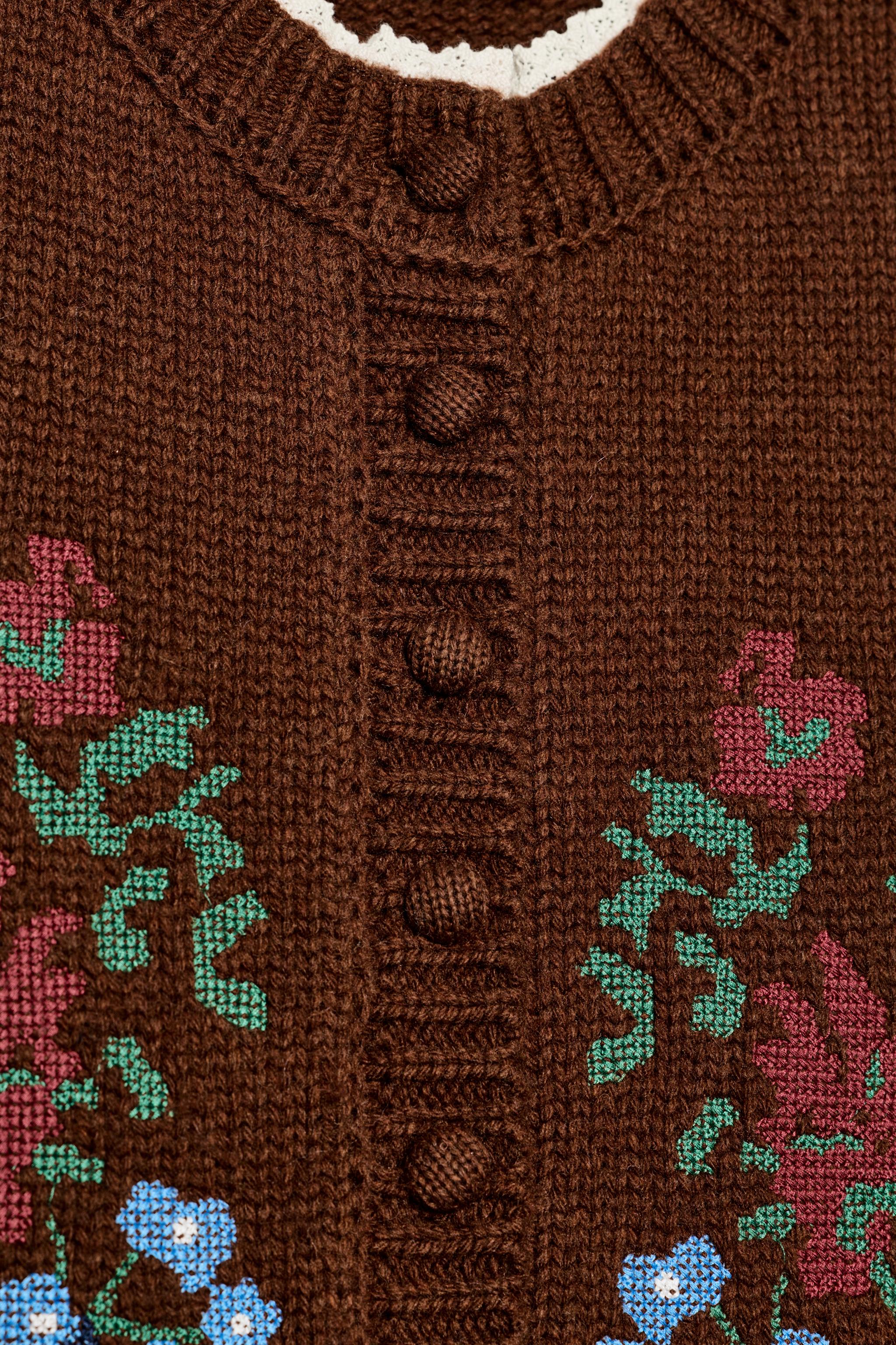 GILET EN MAILLE JACQUARD À FLEURS