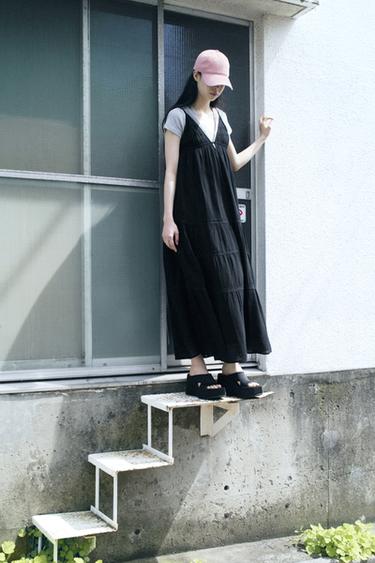 EMBROIDERED GAUZE MIDI DRESS - Black by Zara