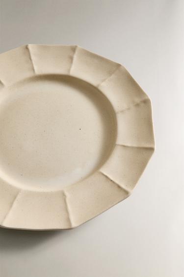 ASSIETTE PLATE GRÈS RELIEF LIGNES CADRE - Sable de Zara - Image 2