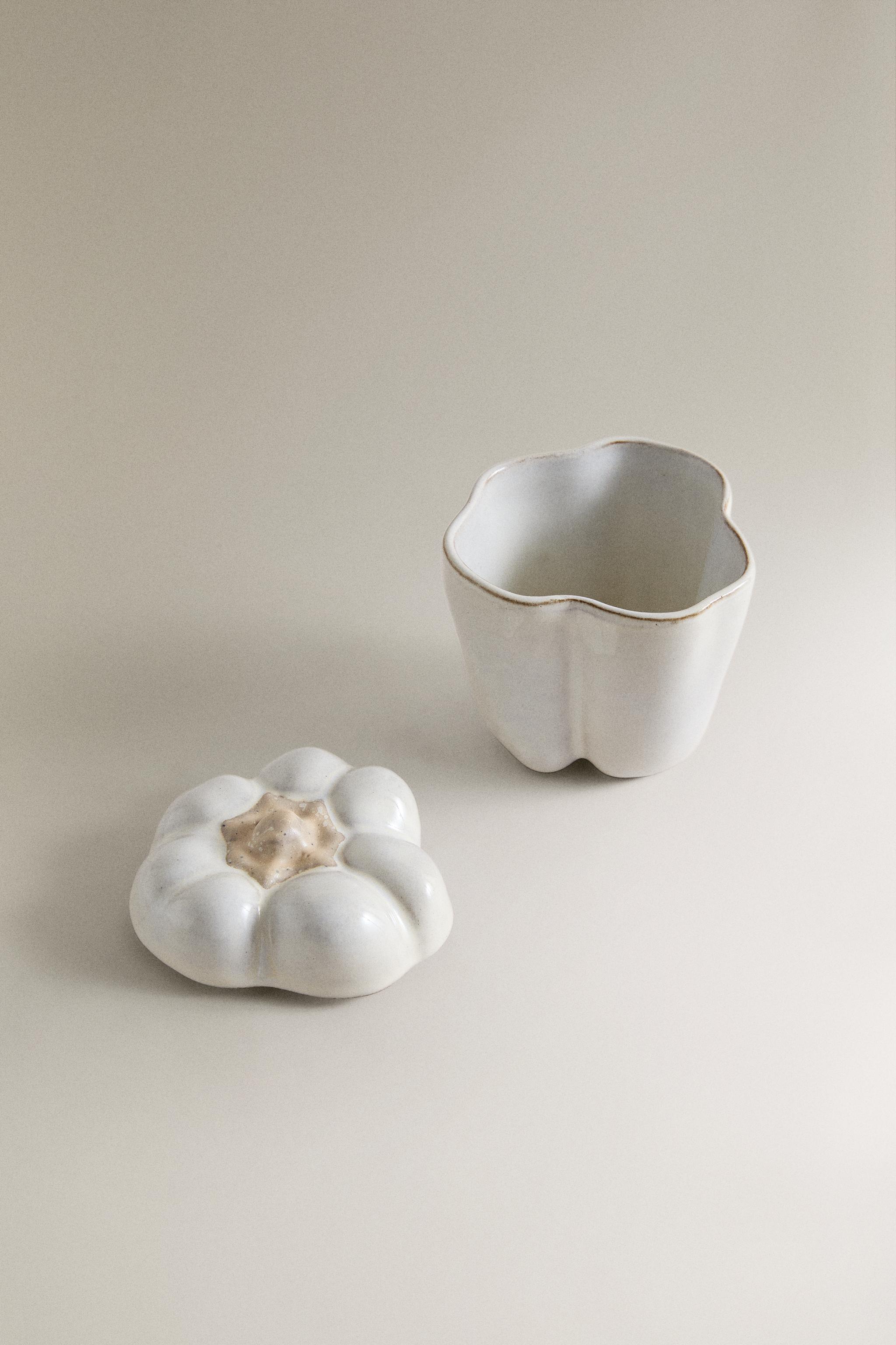 PEPPER EARTHENWARE STORAGE JAR — Cream