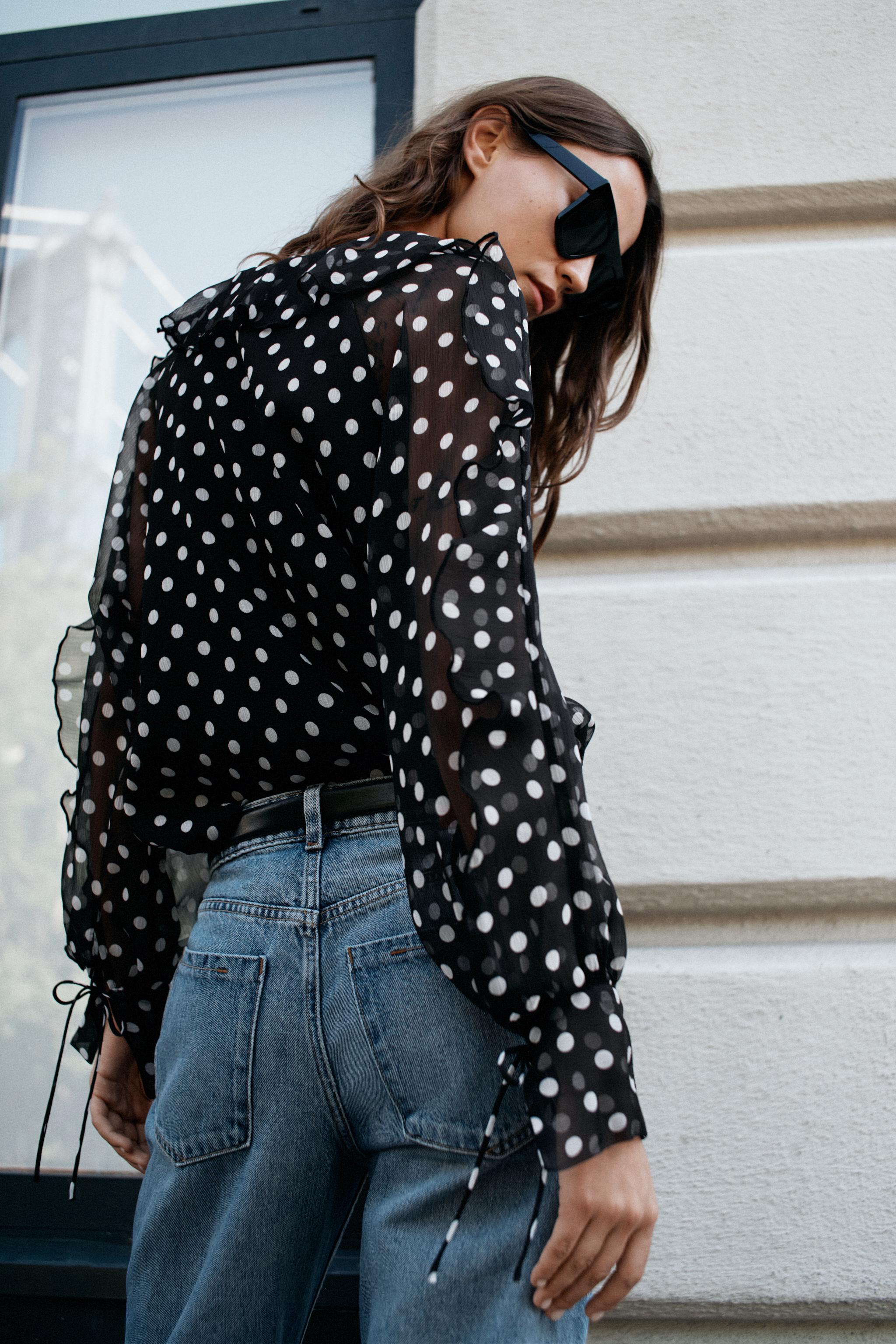 POLKA DOT RUFFLE BLOUSE
