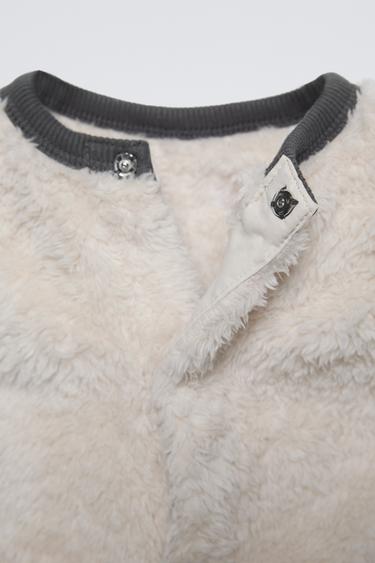 GRENOUILLÈRE EN FAUSSE FOURRURE - Écru de Zara - Image 2