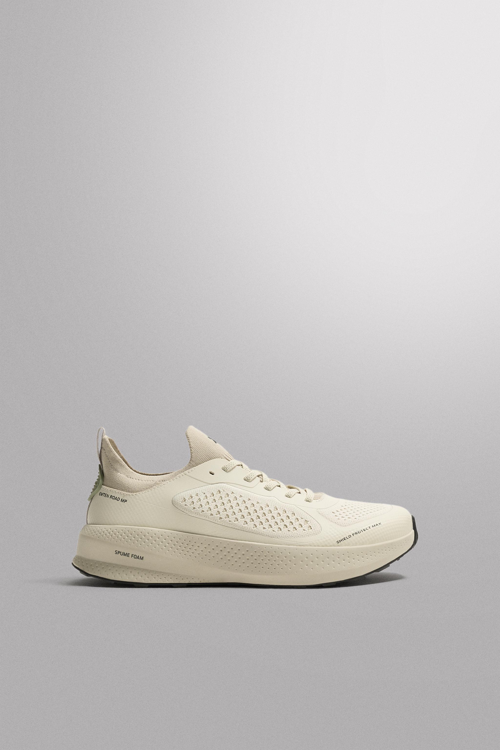 RUNNING SNEAKERS — White