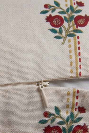HOUSSE DE COUSSIN RAYURES ET FLEURS - Écru de Zara - Image 3