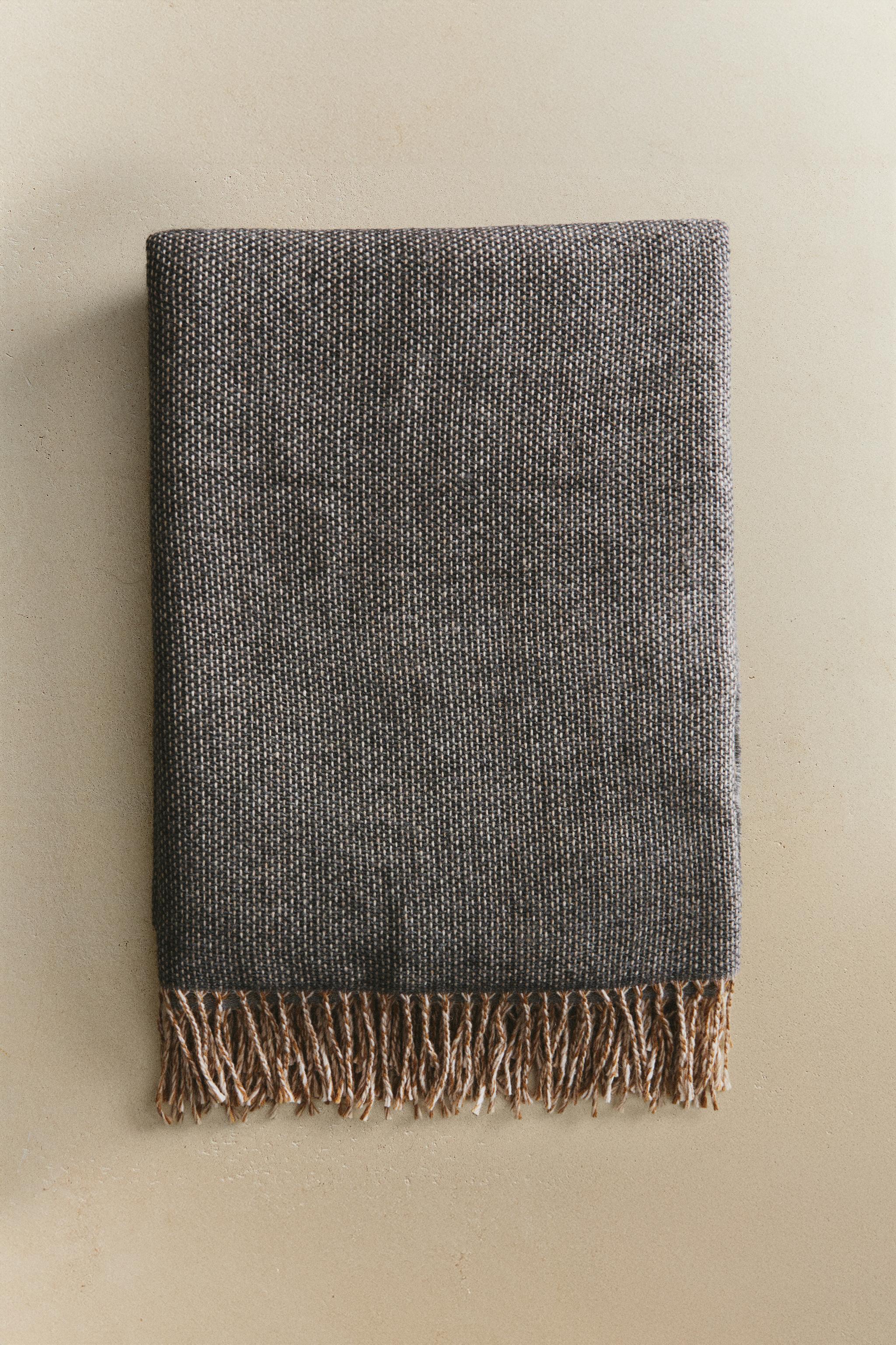 WOOL AND ALPACA BLANKET