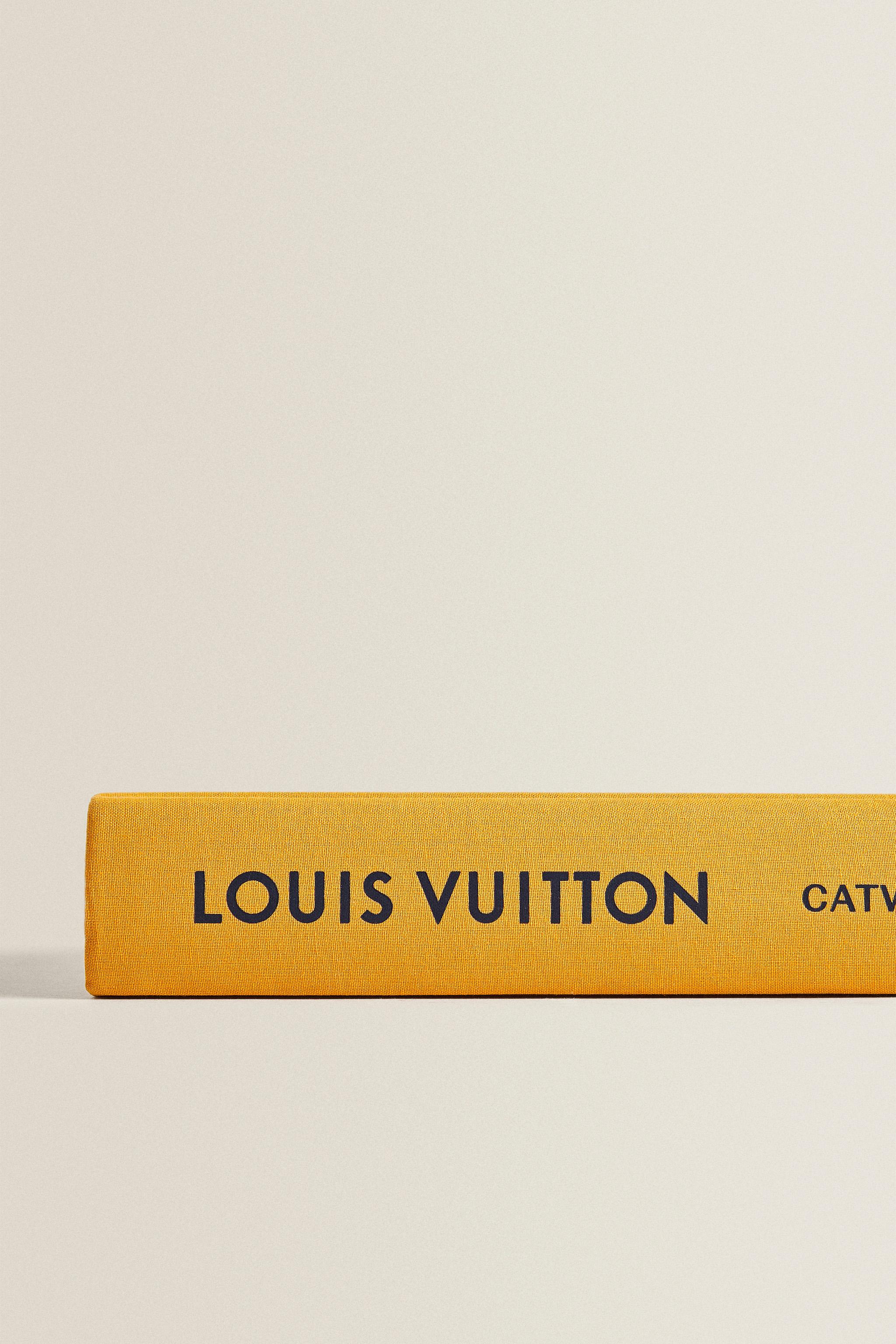 LIVRE LOUIS VUITTON CATWALK - Orange | ZARA France
