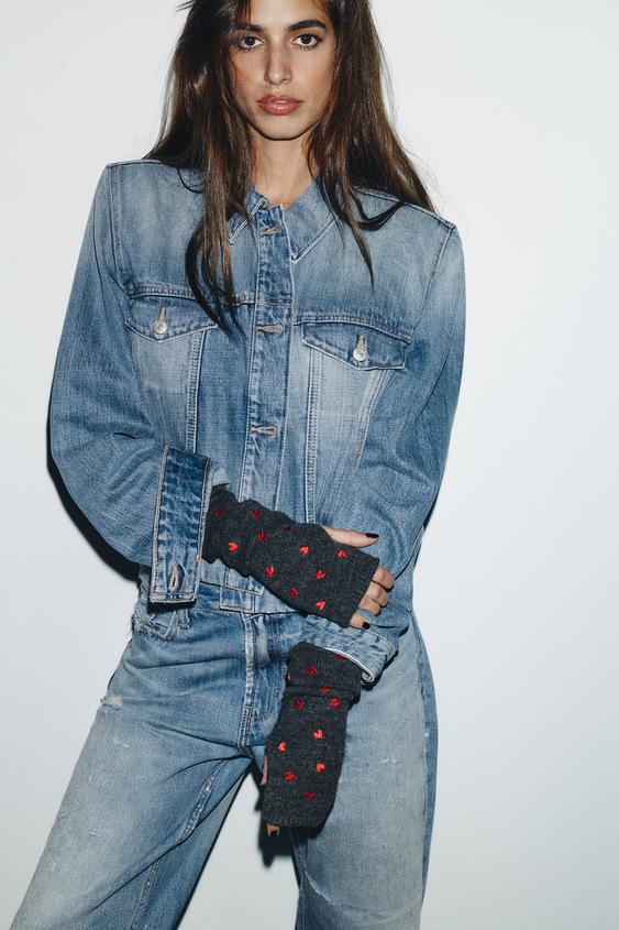 HEART EMBROIDERED KNIT MITTENS