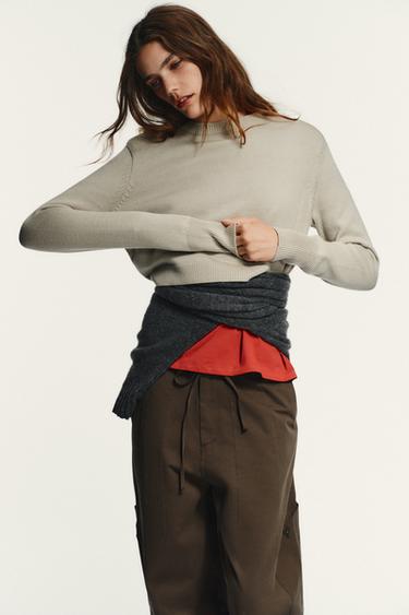 CROPPED KNIT SWEATER WITH SHOULDER PADS - Stone by Zara