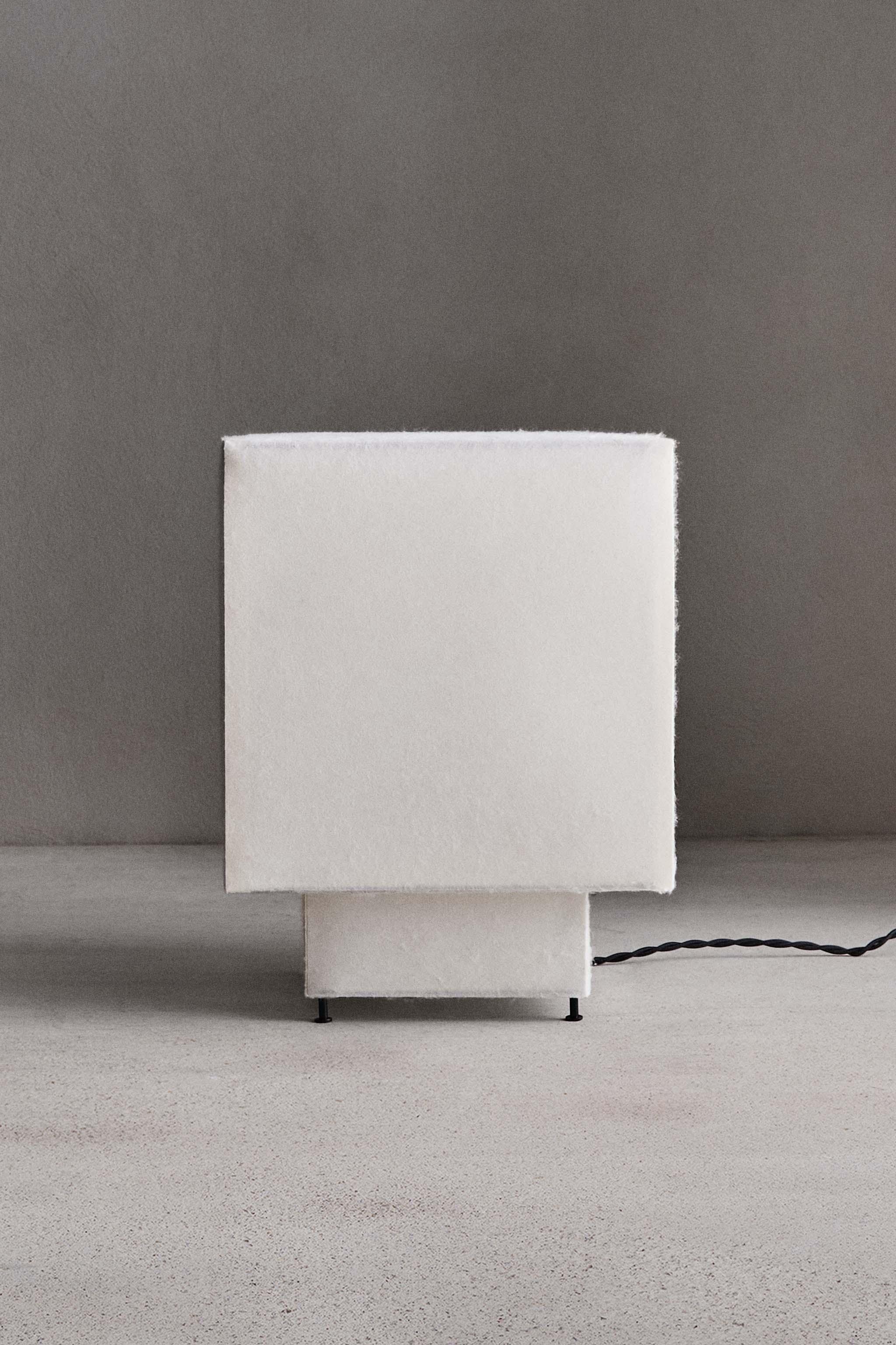 TABLE LAMP S 02 — Ecru