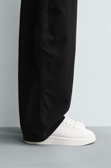 ENSFARVEDE SNEAKERS MED KRAFTIG SÅL - Hvid fra Zara - Billede 0