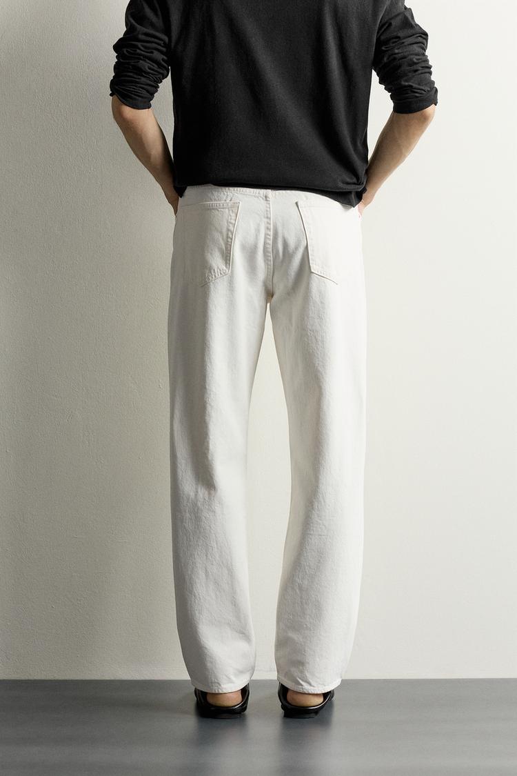 JEANS DE PIERNA RECTA 3