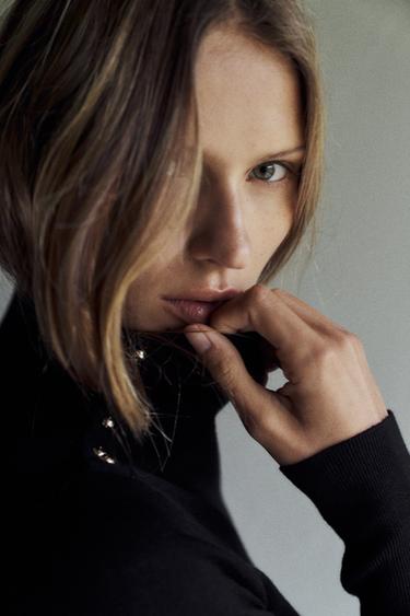 PULL EN MAILLE AVEC BOUTONS - Noir de Zara - Image 2