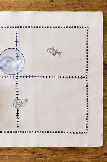 TISCHLÄUFER MIT FISCHSTICKEREI - Blau von Zara