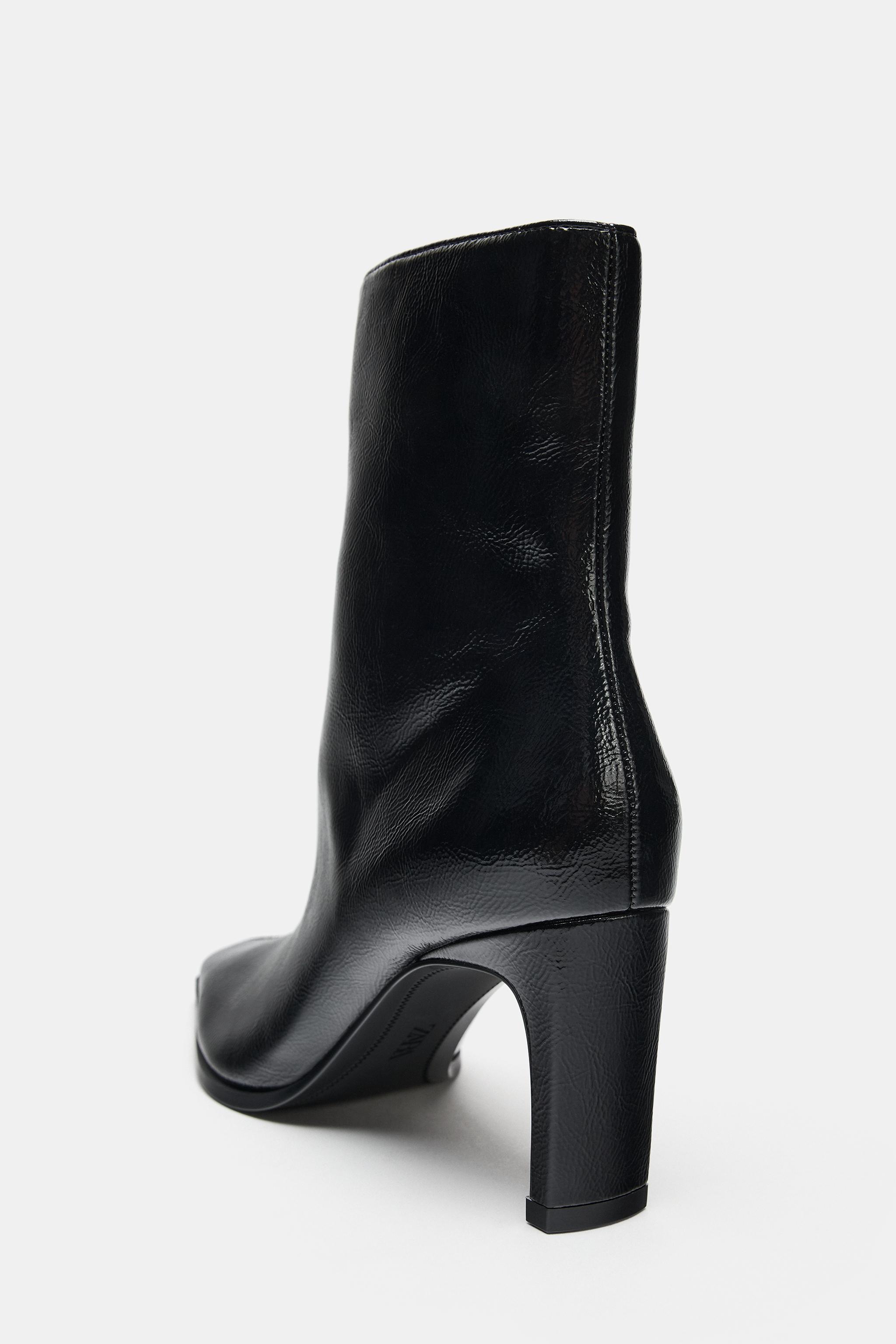 BOTTINES À TALONS POINTUES