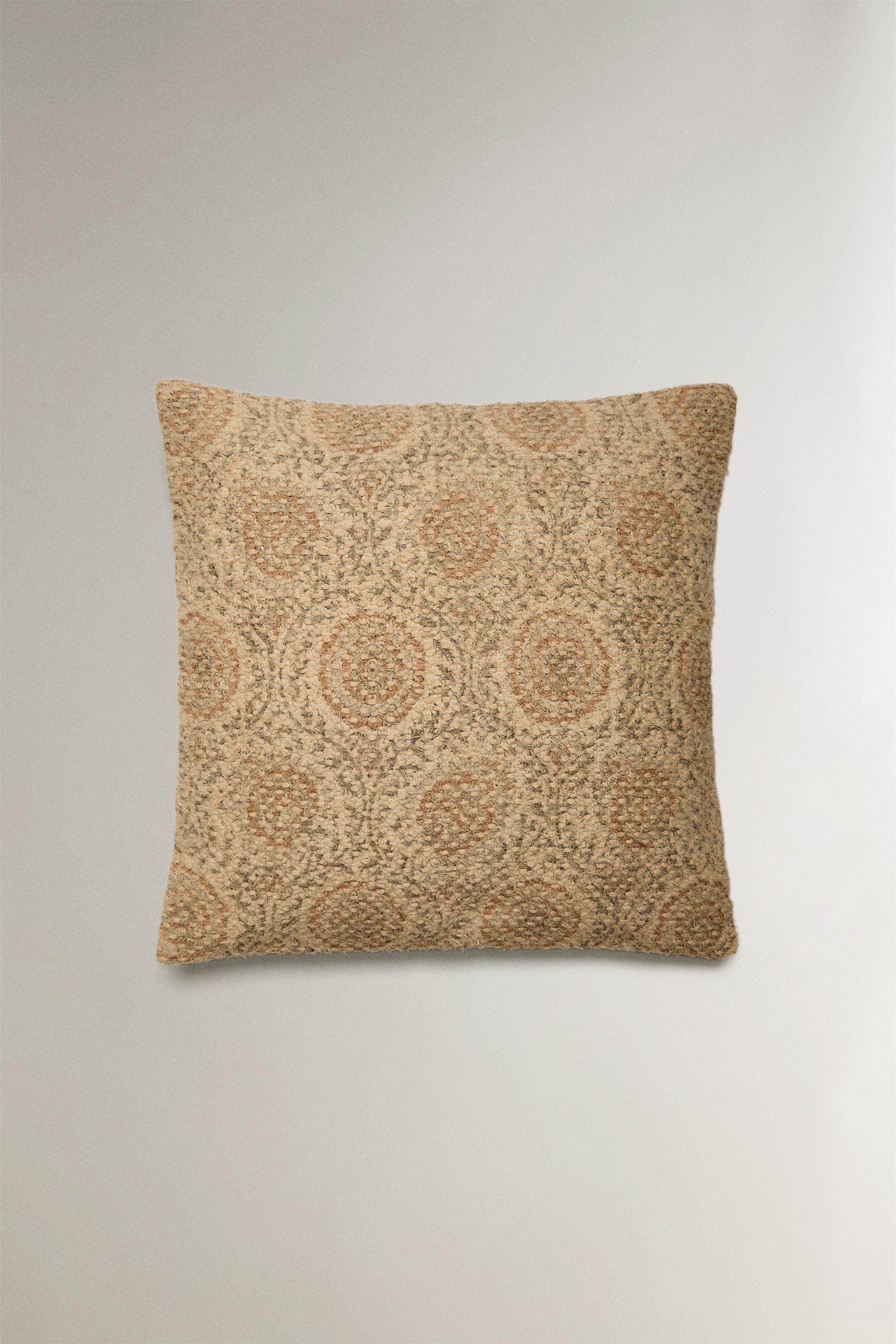 LINEN CUSHION COVER