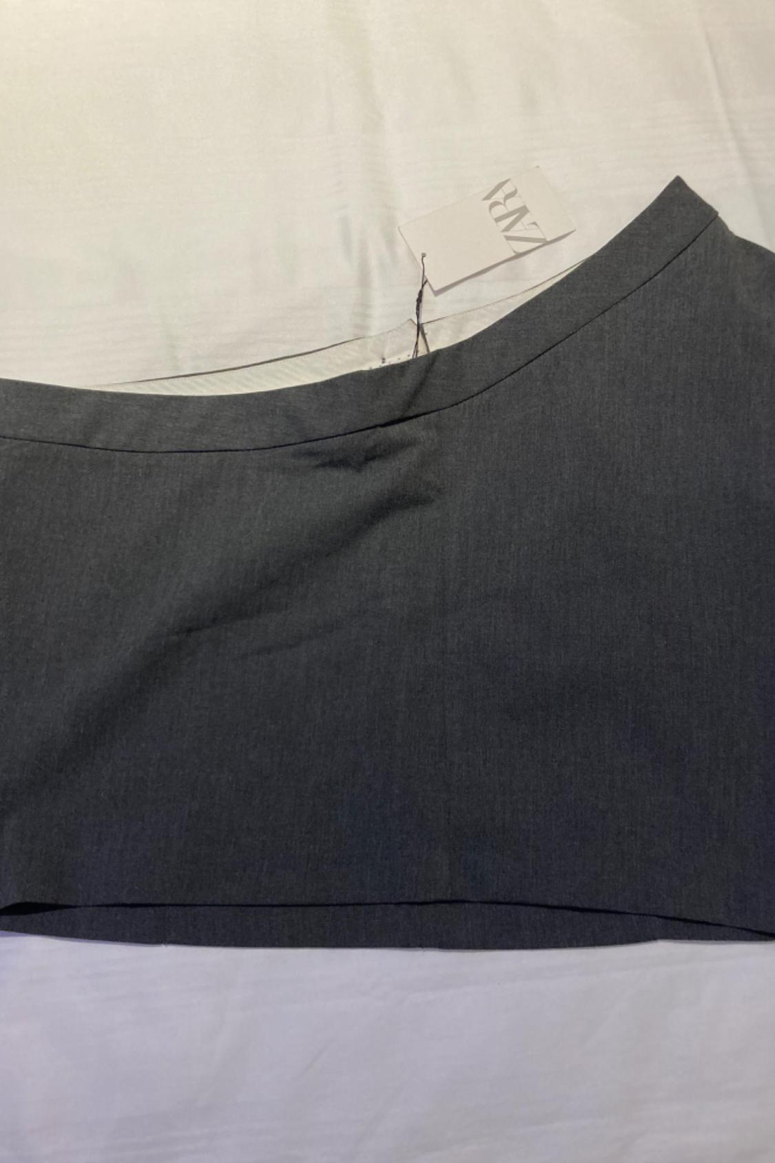 ASYMMETRIC TOP WITH BUTTON - Image 6