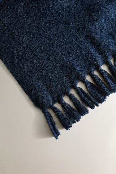 PLAID LAINE - Bleu marine de Zara - Image 1