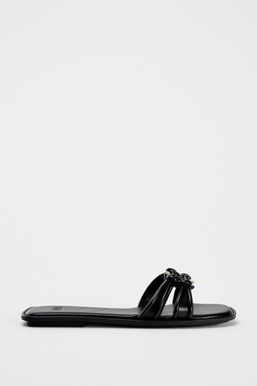 SANDÁLIA COM ENFEITE - Preto da Zara