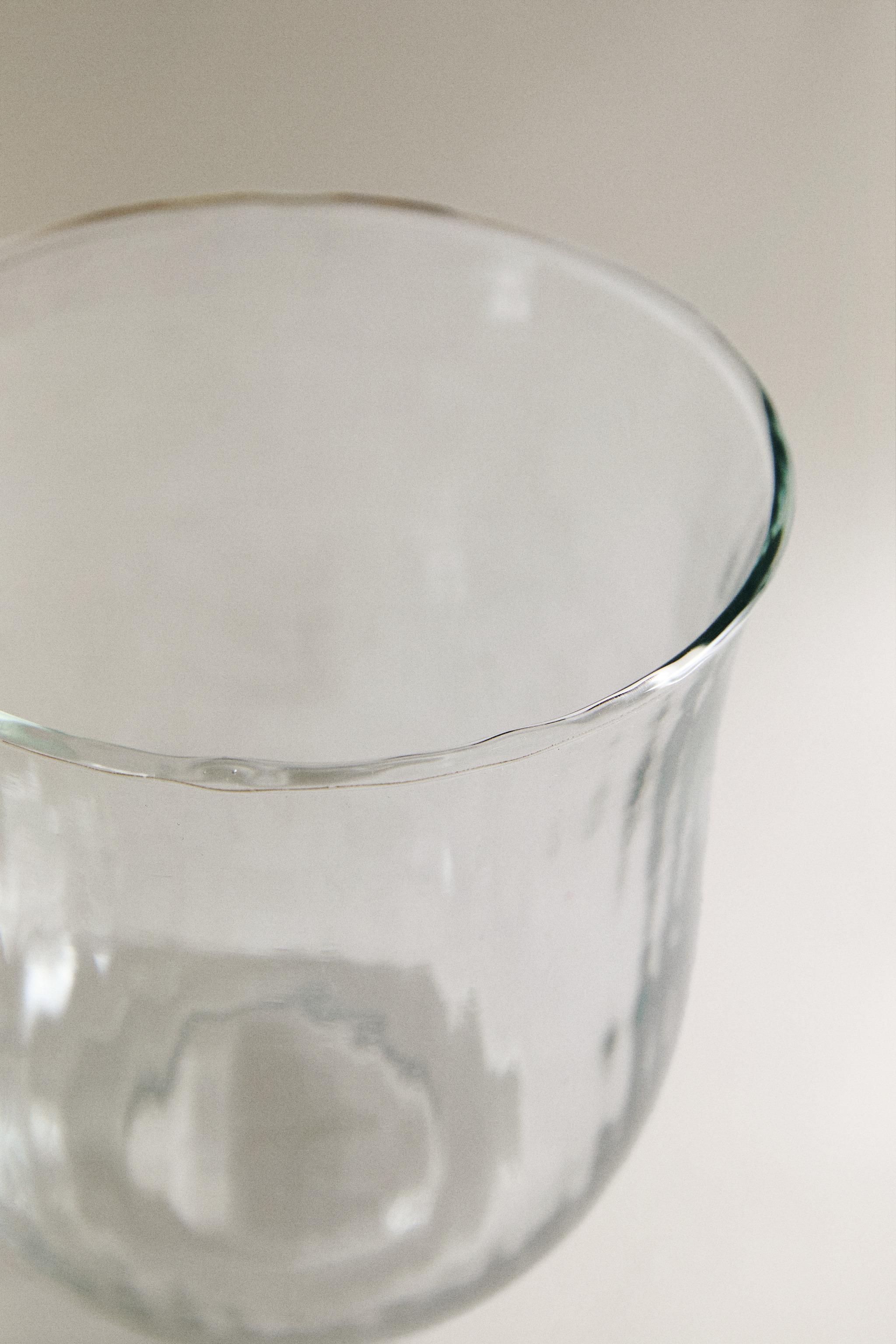 FACETED RAISED DESIGN GLASS TUMBLER
