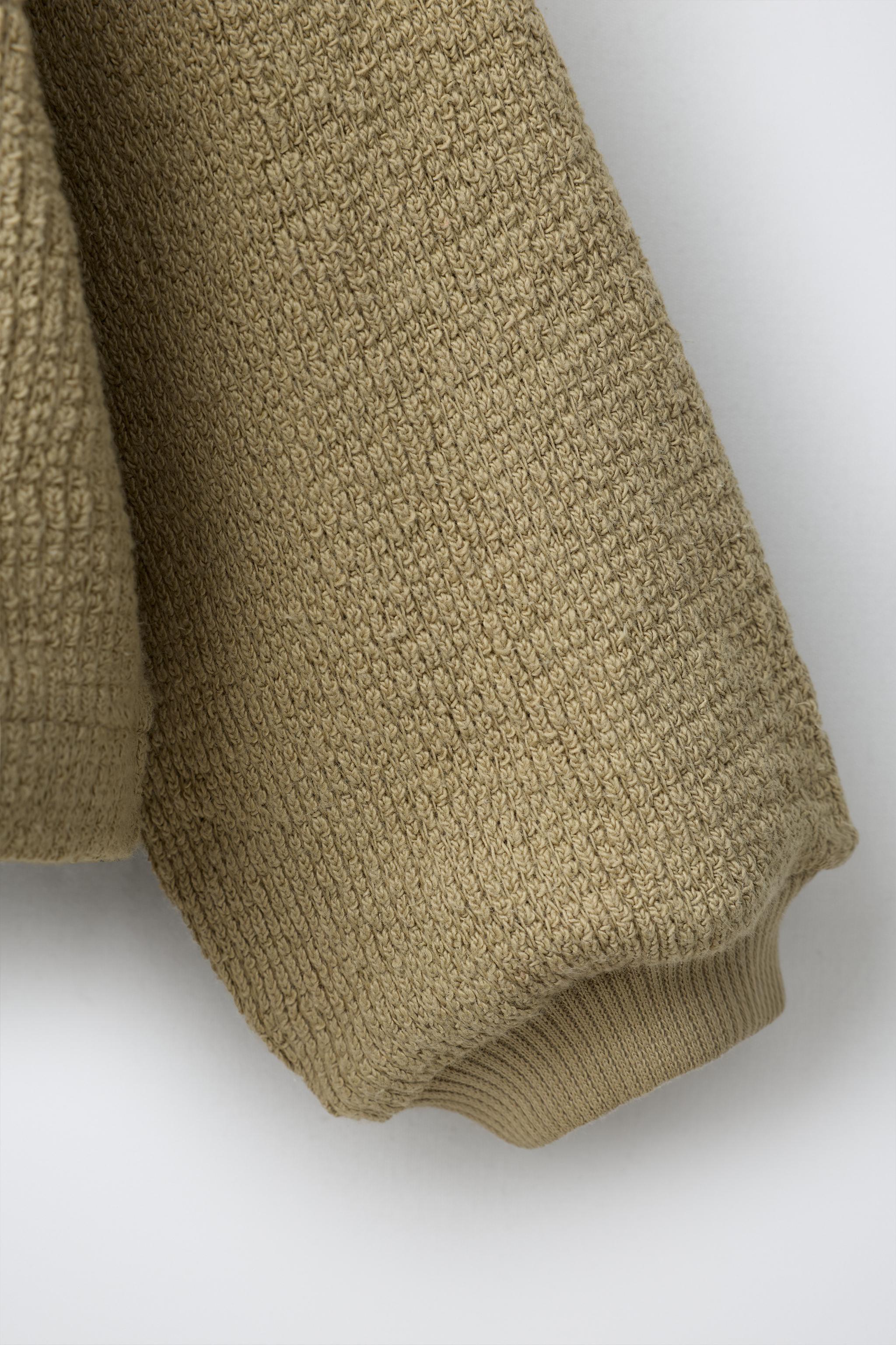 GILET EN MAILLE TEXTURÉE