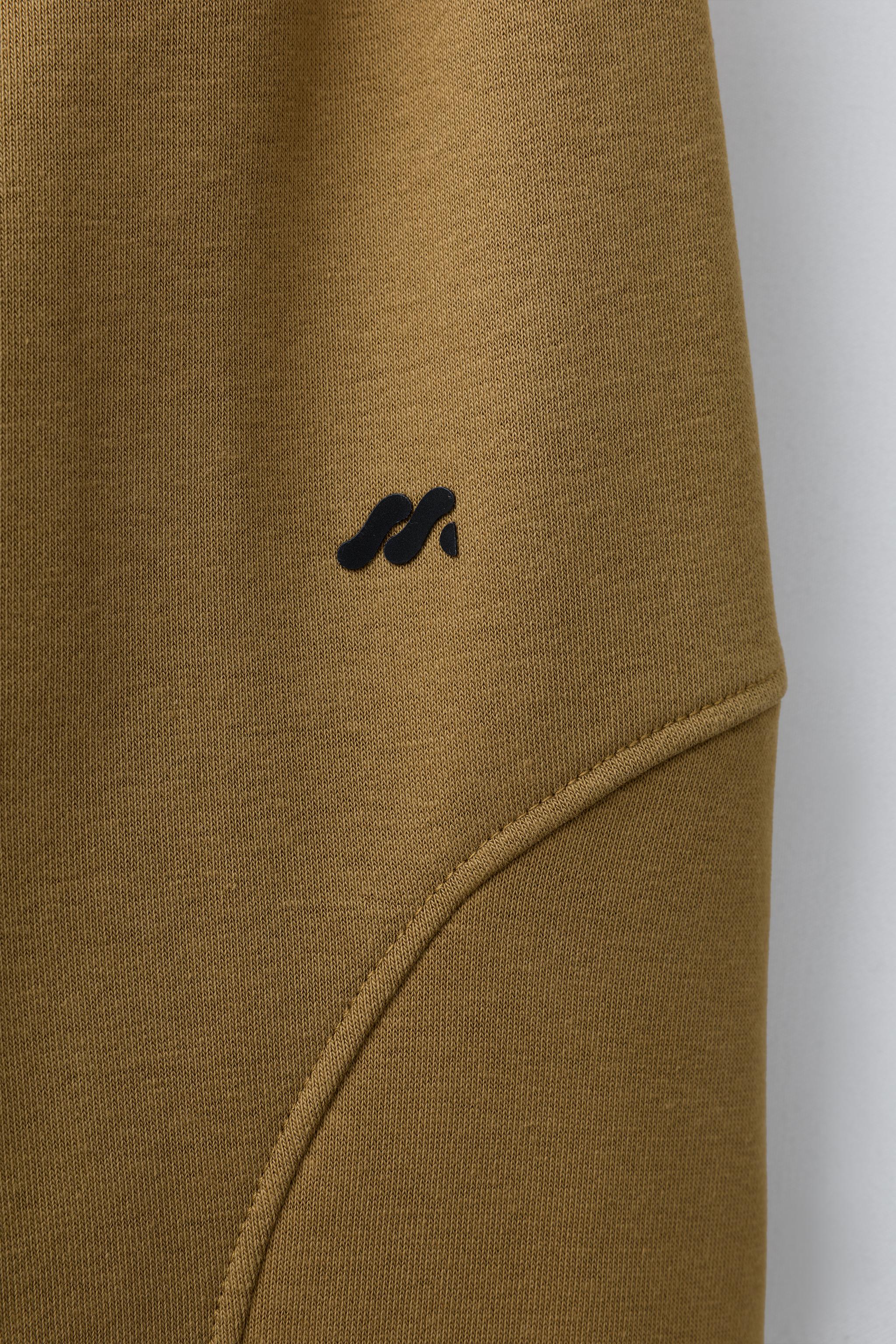 RAISED LOGO JOGGERS