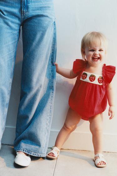 КОМБИНЕЗОН ИЗ БАМБУКА С ВЫШИВКОЙ КЛУБНИКИ — КРАСНЫЙ от Zara